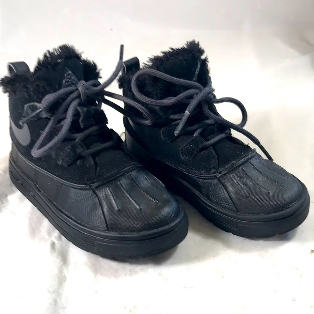 Nike ACG Kids Woodside Chukka 2 Black Fur Insulated Ankle Boots